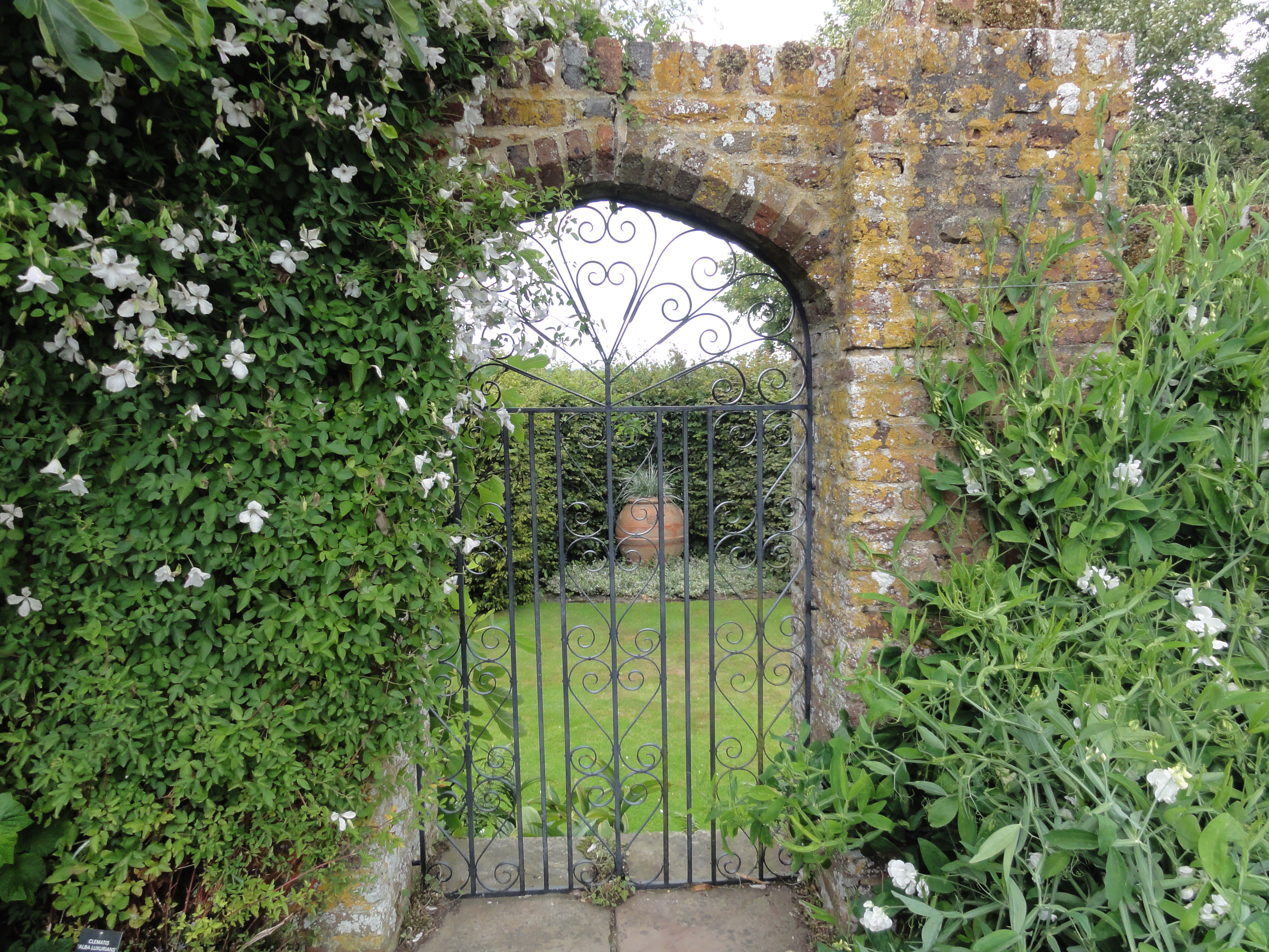 Сад в замке Sissinghurst