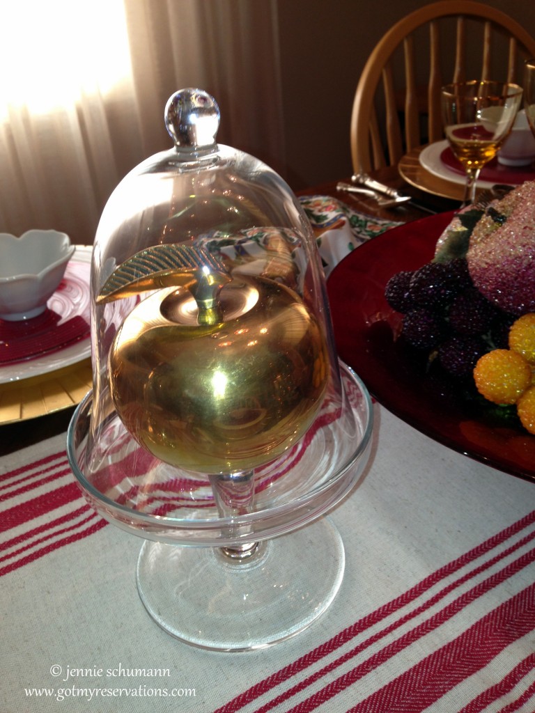 GotMyReservations - An Apple for the Teacher Tablescape Cloche with Golden Apple