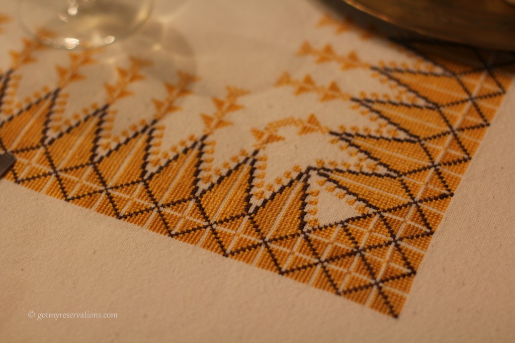 GotMyReservations - Falling into White and Gold Tablecloth Detail