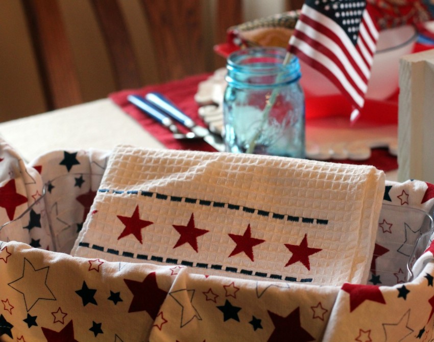 GotMyReservations Stars and Stripes Tablescape Linens